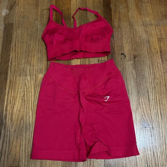 Gymshark Workout Set - Picture 2 of 4